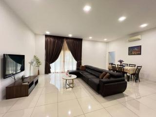 Jk CozyHome 02 8Pax 100Mbps 2Carparks - Kuching - 8