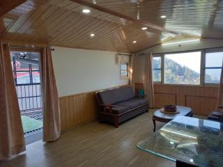 Valleyview Open Balcony Near Ridge Mall Shimla - Shimla - 4