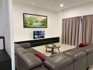 Jk CozyStay 10Pax 300Mbps 3BedR 2BathR 2ShadedCarpark - Kuching - 0
