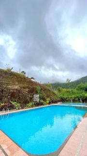 Ocean and Mountain Breeze Camp Resort - - 8