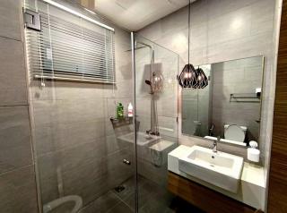 Jk DeLOFTS ComboStay 24Pax 8BedR 7BathR 4Carparks - Kuching - 3