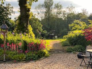 Lough Sillan Lakeside Cottages - 8
