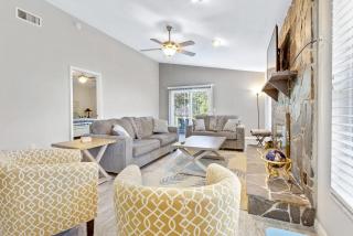 Beachside Home w Garage One Block to Beach Close to Shopping Dining 828 - New Smyrna Beach - 4