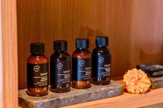 Kairav 1 BR suite Twin River View ZN162 - 1