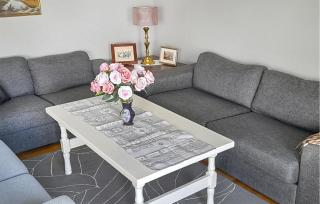 3 Bedroom Gorgeous Apartment In Borhaug - Borhaug - 8
