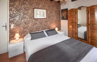 2 Bedroom Stunning Home In Vedène - Vedène - 1