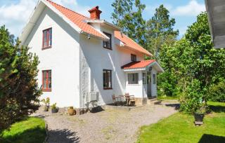 2 Bedroom Awesome Home In Kristinehamn - Edet - 0