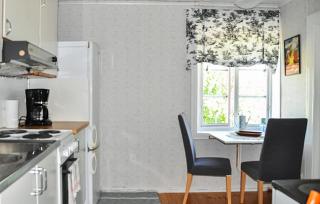 2 Bedroom Awesome Home In Kristinehamn - Edet - 7