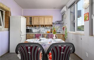 2 Bedroom Awesome Home In Vizinada - 7
