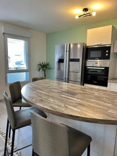 Spacieux Appartement de 73 m2 en plein centre-ville d'Evian avec 2 chambres - Évian-les-Bains - 8