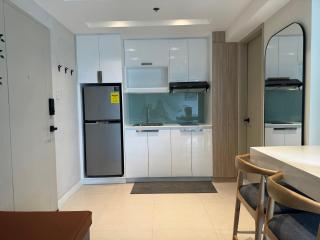 Dazzling fully furnished unit BGC w Pool - Manila - 0