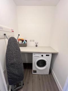 Modern 2 bedroom apartment - Sittingbourne - 3
