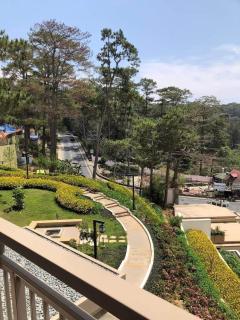2BR Condo with balcony and FREE Parking - 1