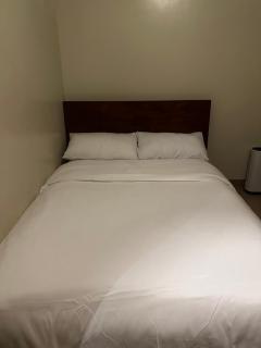 Manhattan Plaza Tower 1 Stylish City-Center Condo Unit - Manila - 7