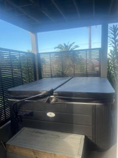 Beach house with a pool - Waihi Beach - 4
