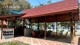 G Beach Hotel - Grajagan - 8