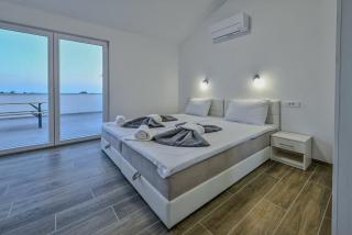Villa Joanna - hidden oasis with pool, gym & garrage - Novalja - 3