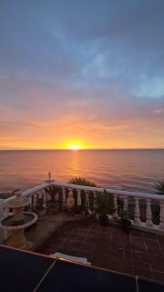 Charming Townhouse in El Faro, Spain, Stunning Sea View & Community Pool - Fuengirola - 9