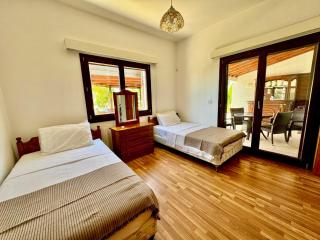 Mountain view 6 bed mansion with Private Padel Court, Pool & Gym - 7