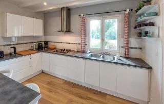 Amazing Home In Ploubezre - Ploubezre - 3