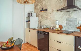 Stunning Apartment In Saint-Renan - Saint-Renan - 3