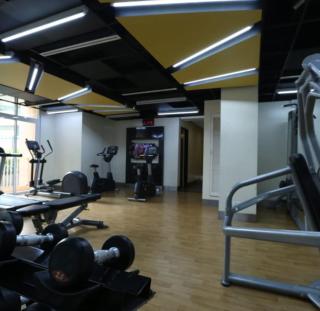 BGC luxury apartment with own PA - Manila - 7
