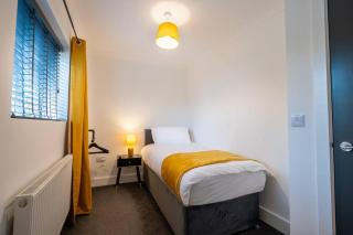Long stays by Tailored Accommodation - Comfy & Stylish 3-Bedroom home - TV in every room! - Sketty - 8