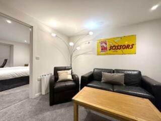 Modern Ground Floor Apartment - 0