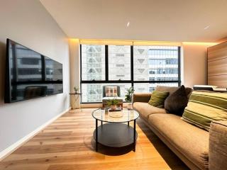 Stylish Urban Retreat in Melbourne CBD - 2
