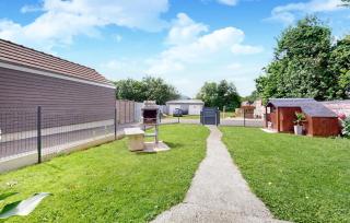Nice Home In Saint-Vaast-Dequiqueville - - 2