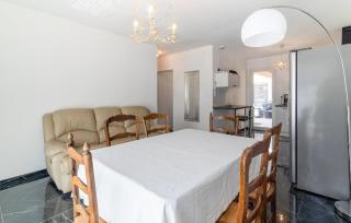 2 Bedroom Nice Home In Chateaurenard - Châteaurenard - 2
