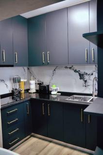 Elegant City Apartment - 7