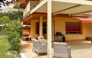 Stunning Apartment In Marzano Appio - - 3