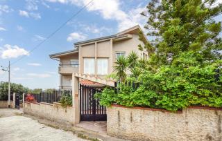 Amazing Home In Reggio Calabria - Reggio Calabria - 4