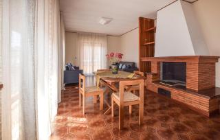 Nice Apartment In Alba Adriatica - Alba Adriatica - 2