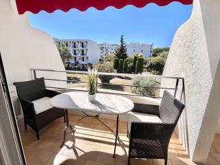 Appartement rénové climatisé avec parking privé près des plages, commerces et restaurants - FR-1-716-68 - 9