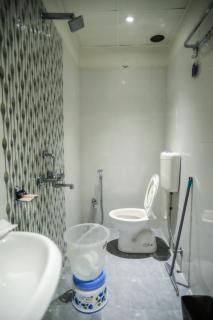 Pretty Garden View Apartment 3BHK Furnished Flat near Kashi Vishwanath Temple - Varanasi - 9