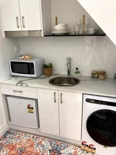 Simple Comfortable Studio - Sydney - 9