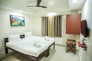 Pretty Garden View Apartment 3BHK Furnished Flat near Kashi Vishwanath Temple - Varanasi - 6