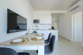 Apartment With Elevator And Private Parking - Bolonia - 0