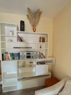 Bllok's Brightest Gem - A Chic Stay in the Heart of Tirana - 2