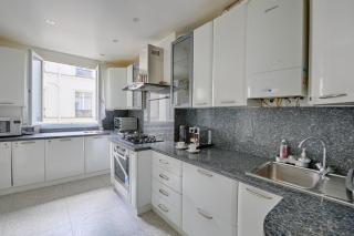 Le Petit Hôtel - Appt 6p 127 m² à Paris - Paris - 9