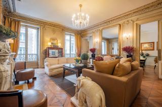 Veeve - Ornate Beauty - Paris - 0