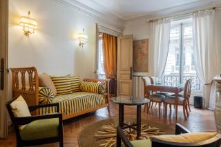 Veeve - Ornate Beauty - Paris - 1