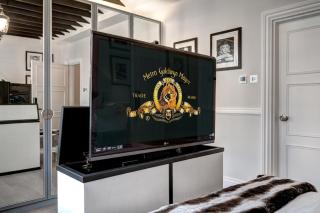 Beautiful & Luxurious 3 bed home, with amazing terrace - 8