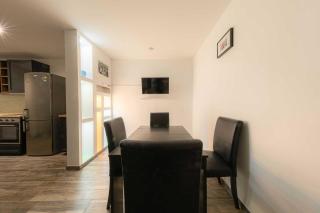Urban Refuge in the Heart of the Marsh 1BDR - 3P - París - 8