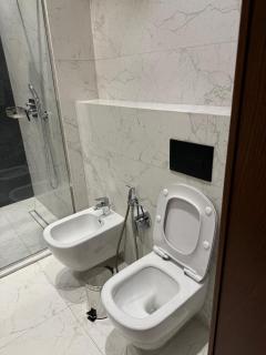 Sea Breeze White Residence Apartment Hotel - Bakoe - 7