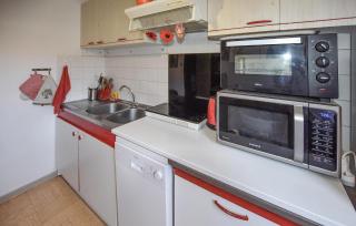 Nice Apartment In Lisle-Sur-La-Sorgue - LʼIsle-sur-la-Sorgue - 1
