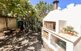2 Bedroom Pet Friendly Home In Todi - Todi - 1