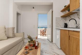 Ocean Whisper Beachfront Apartment - Agia Anna Naxos - 3